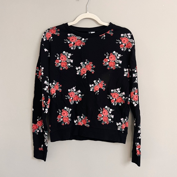 Divided Tops - H&M Floral Crewneck